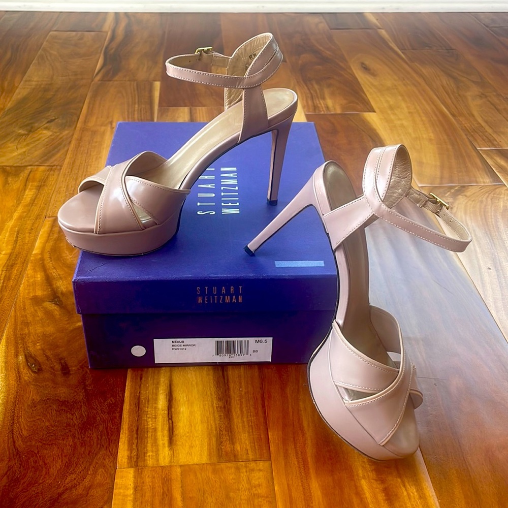 Stuart Weitzman Size 6.5 Beige Mirror “Nexus” Sandals